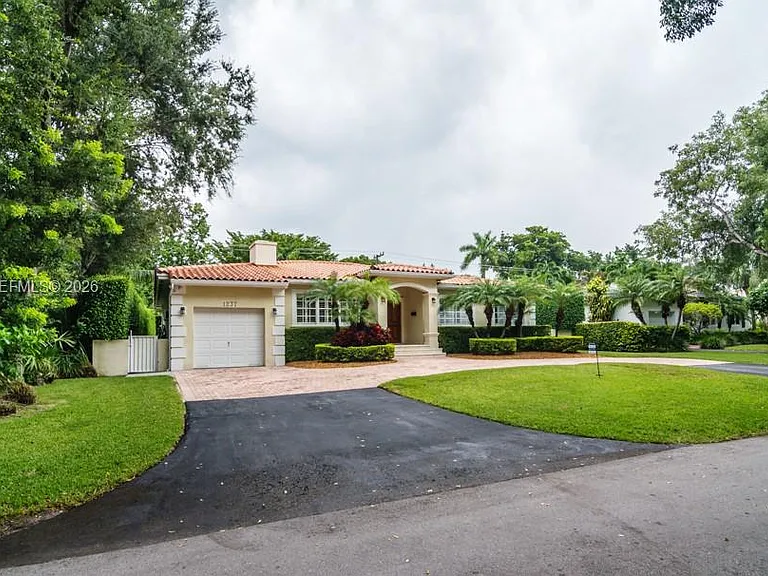 1237 Aduana Ave — Photo 42