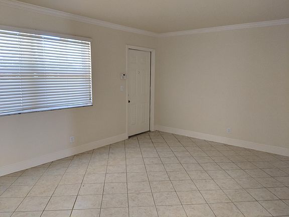 3rd image of 5500 N Flagler Dr APT 2
