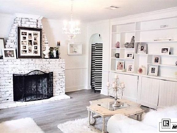 3rd image of 101 Lakeshore Cir #1