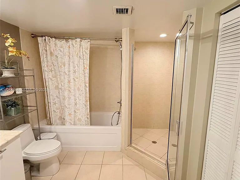 16699 Collins Ave #1410 — Photo 38