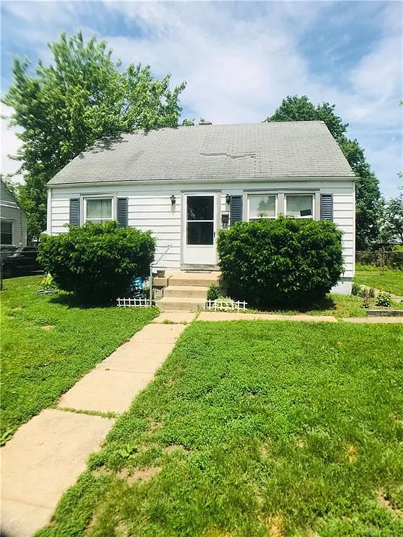 225 Smith St photo 1