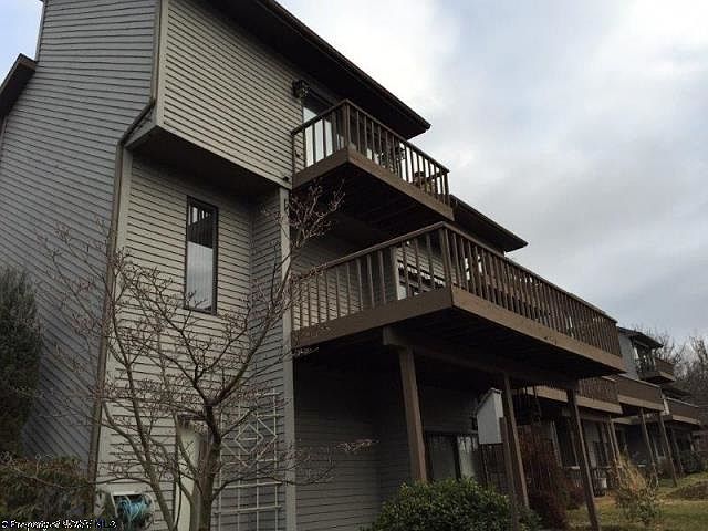 1st image of 904 Lakeview Est