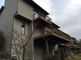 904 Lakeview Est, Morgantown, WV 26508