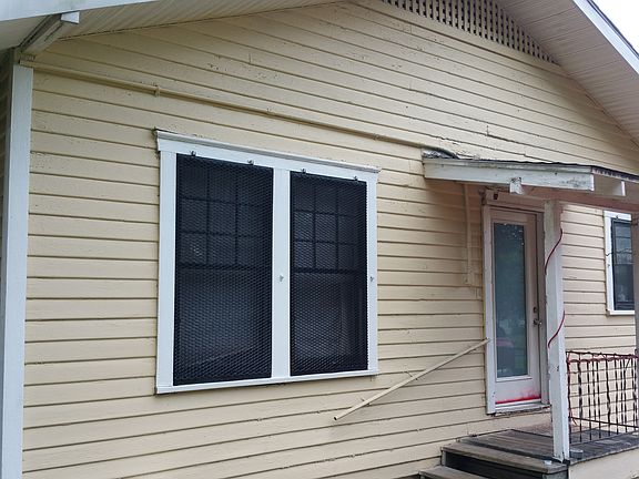 3rd image of 1133 Dorothy St
