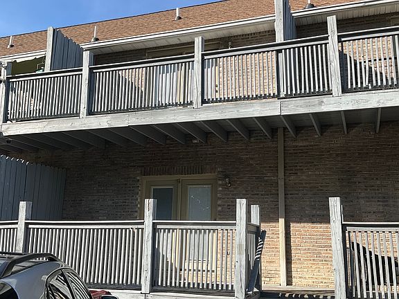 2nd image of 415 E Holston Ave #4