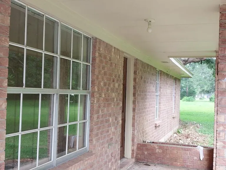 327 Primrose Rd #3 — Photo 2