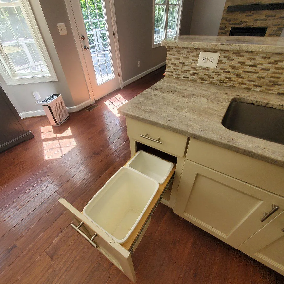 5 bed, 3.5 bath, 3189 sqft, $3,500 — Photo 4