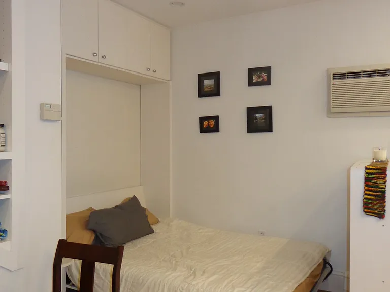17 Centre St #2R — Photo 8