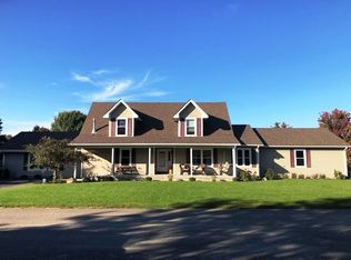 542 E Ada St, Francesville, IN 47946