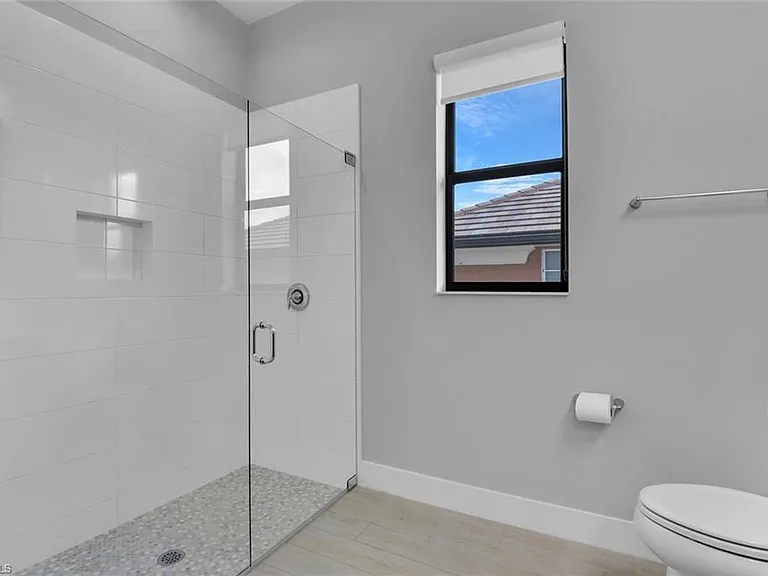 1621 Begonia Ct — Photo 37