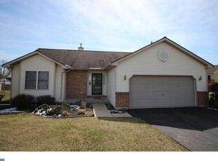 8 Esther Ln, Shoemakersville, PA 19555