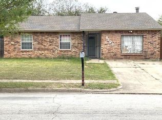 3208 Chalmette Ct, Forest Hill, TX 76140