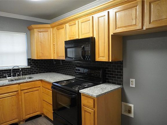 2nd image of 1327 Grinnell St