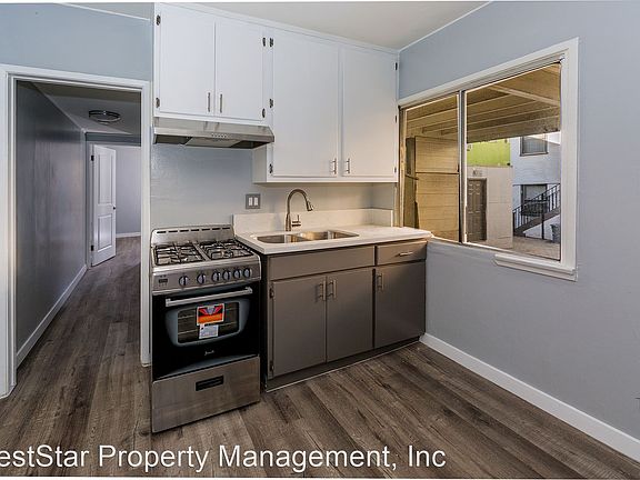5th image of 1542 1/2 Pine Ave #5730191