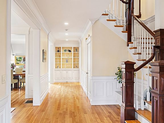 3rd image of 8 Dane Rd