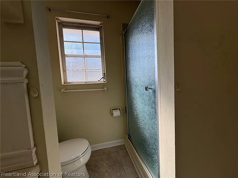 401 E Main St — Photo 9
