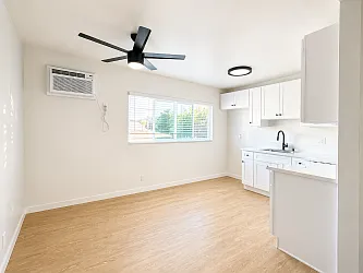 14815 Burbank Blvd #8 Photo 1