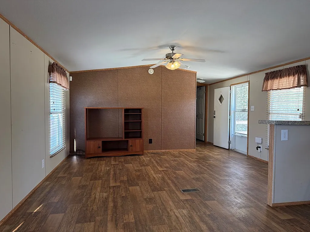 2 bed, 2.0 bath, 1024 sqft, $1,600 — Photo 3