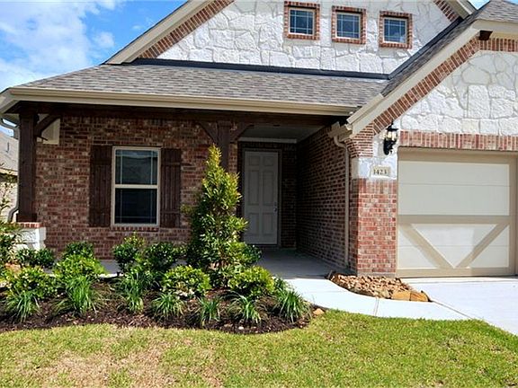 2nd image of 1423 Nacogdoches Valley Dr