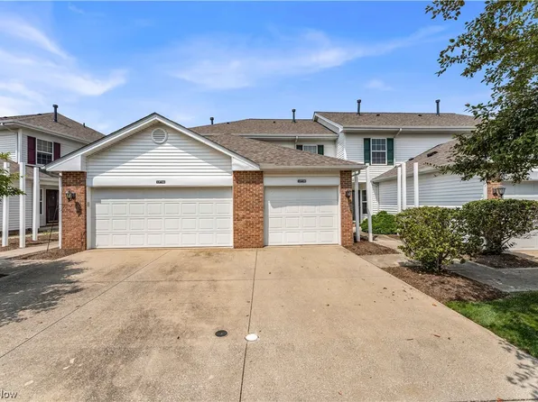 15738 Foxglove Ln, Middleburg Heights, OH 44130