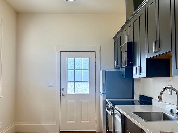 3rd image of 53 Haight St #53