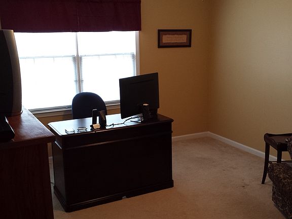 5th image of 2415 Westport Cir SW