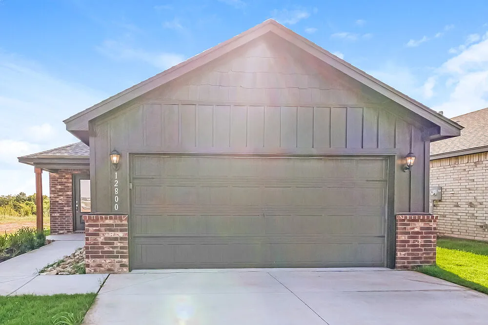3 bed, 2.0 bath, 1286 sqft, $1,625 — Photo 1