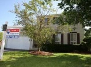 1013 Hartwood Dr, Streamwood, IL 60107