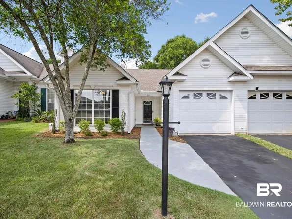 306 Spring Lake Dr N, Mobile, AL 36695
