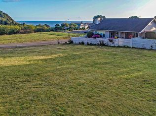 Sunridge Ter, Brookings, OR 97415