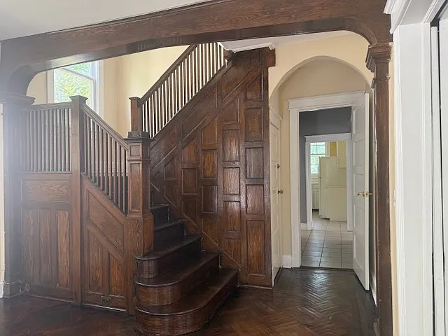7 bed, 4123 sqft, $9,950 — Photo 2