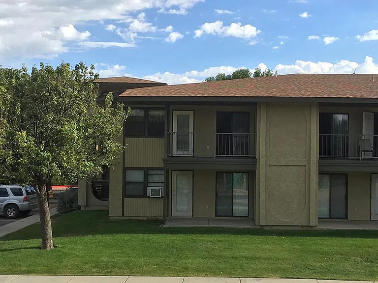Willow Ridge Apartments — Photo 3