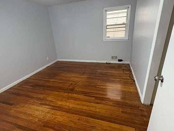 5th image of 15 Crescent Ct Floor 1