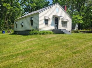 6579 Henderson Rd, Ravenna, OH 44266