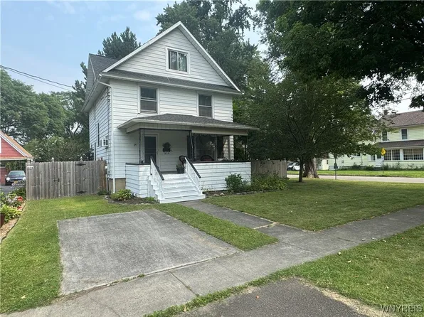 129 W Court St, Warsaw, NY 14569