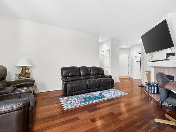 5th image of 2477 Meda Avenue