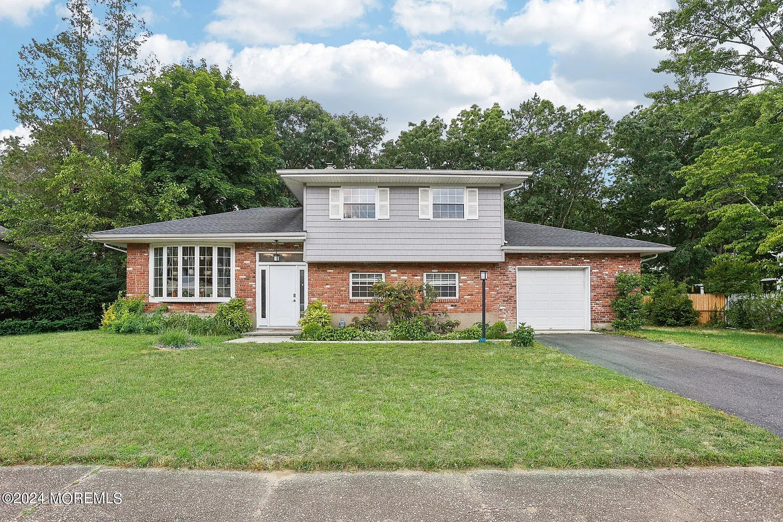 40 Lockwood Avenue photo 1