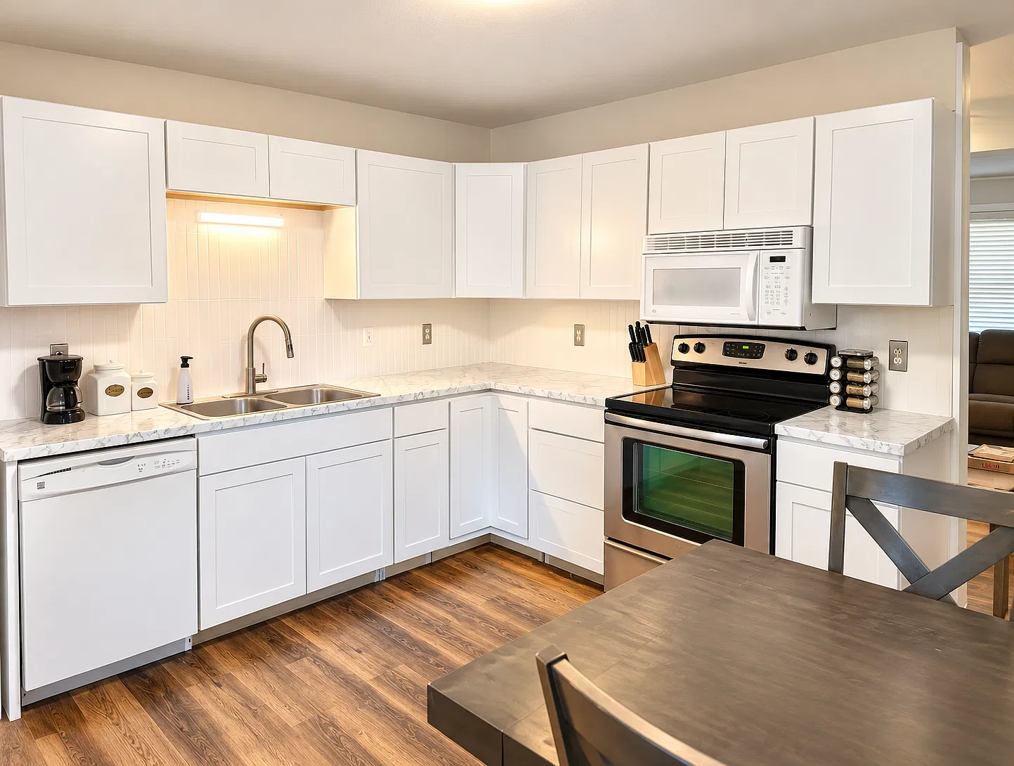 3 bed, 1300 sqft, $2,500 — Photo 3