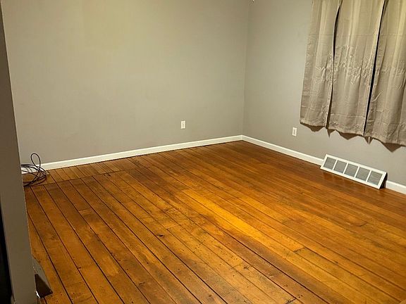 3rd image of 530 Main St