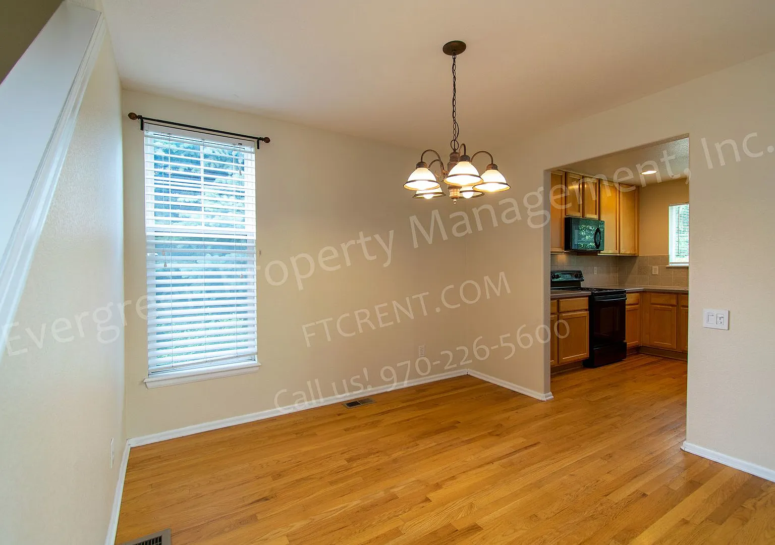 Huge 2 bedroom, 2.5 bath in Harvest Park! — Photo 2