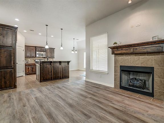 5th image of 876 Crooked Oak Cir
