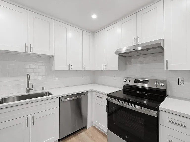 180 Brisco Rd — Photo 1