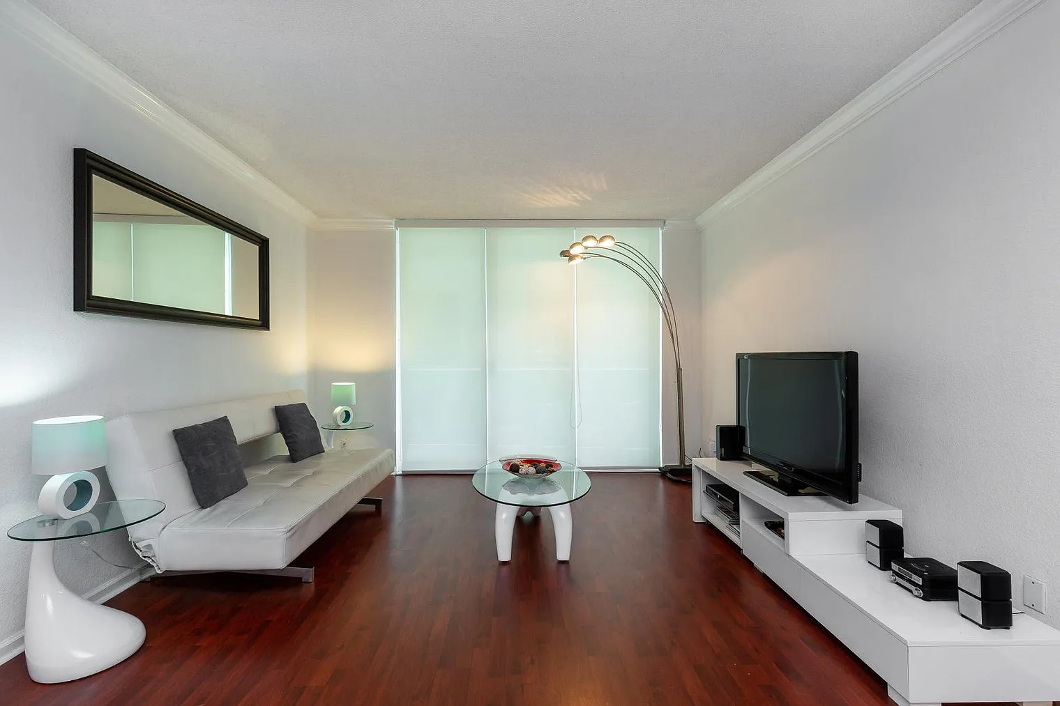 1 bed, 1.0 bath, 871 sqft, $4,285 — Photo 1