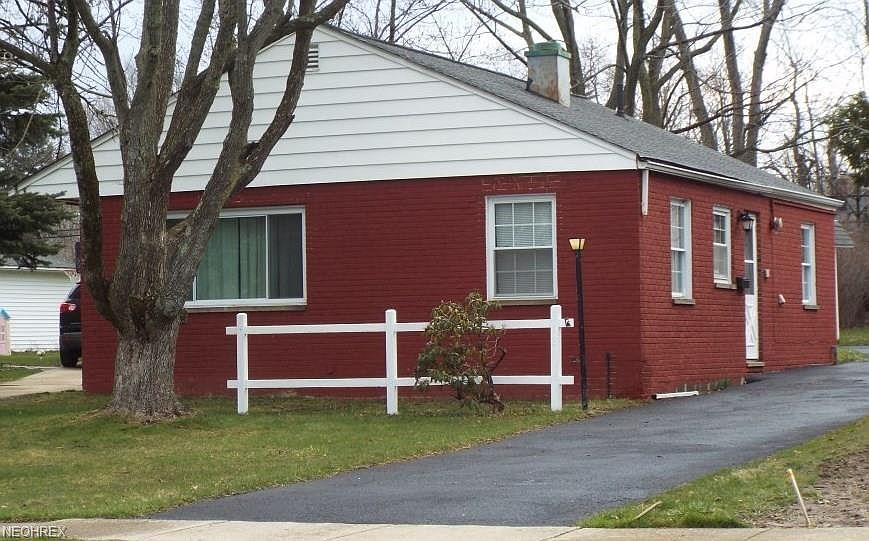 1st image of 1181 Summit Dr