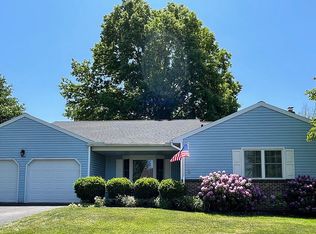 11 Cardinal Dr, Stevens, PA 17578