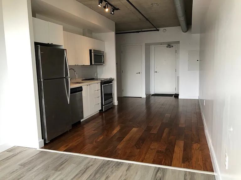 1065 Barrington St #1 — Photo 13