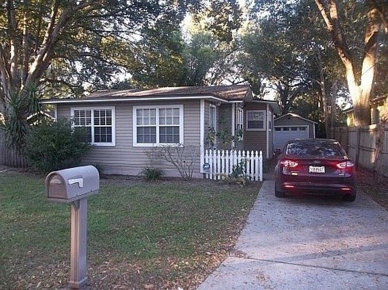 1st image of 1311 E Pineloch Ave