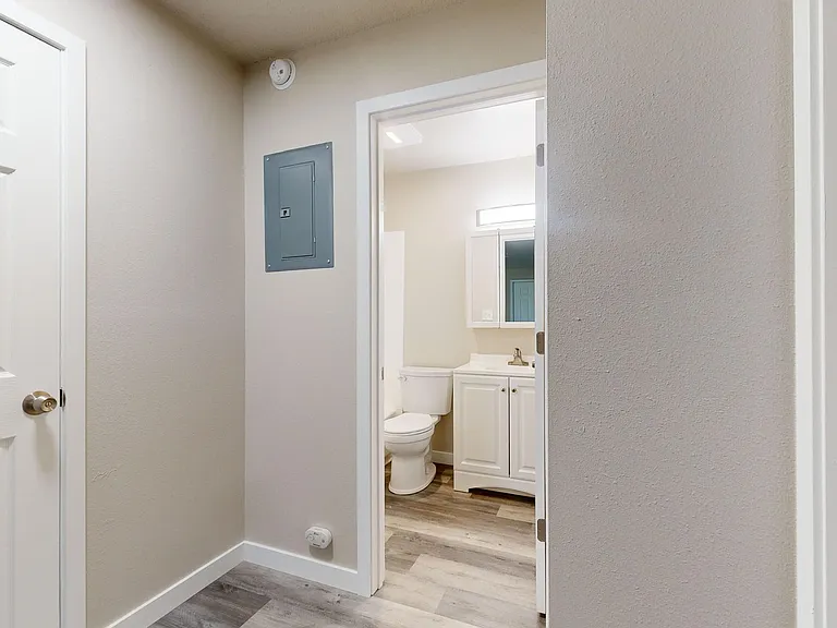 212 N Roosevelt St — Photo 19