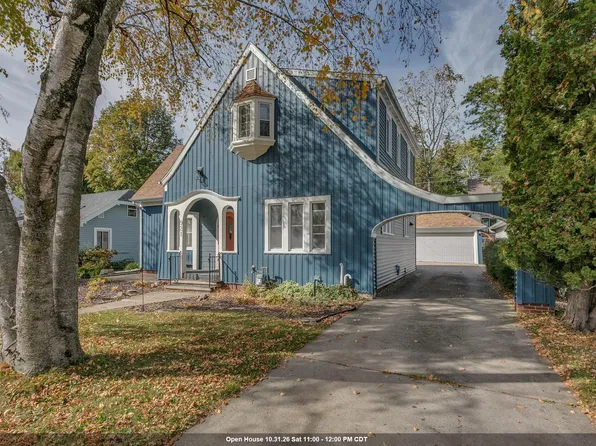 921 Wilson St, Kaukauna, WI 54130