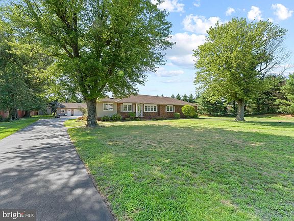 2nd image of 634 Union Rd